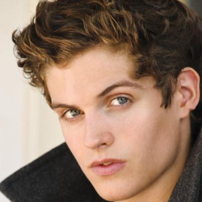 Call me Eli, I am the forgotton son of the mad hatter. Who you might ask? lets just say in wonderland wonderful things happen. /single/18/ OUAT RP.