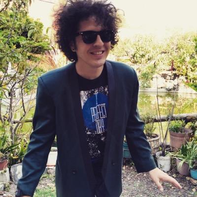 SoyTexcoqueto's profile picture. Me permito descubrir mi estupidez a través de la incongruencia... finalmente el viaje debe ser solo y en el abandono!!!