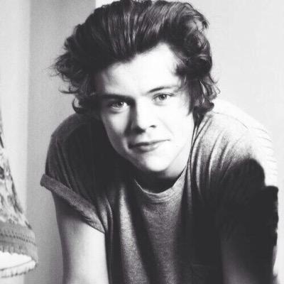 please follow @allhailhstyles and ask for a follow back if you want one :) thanks xx