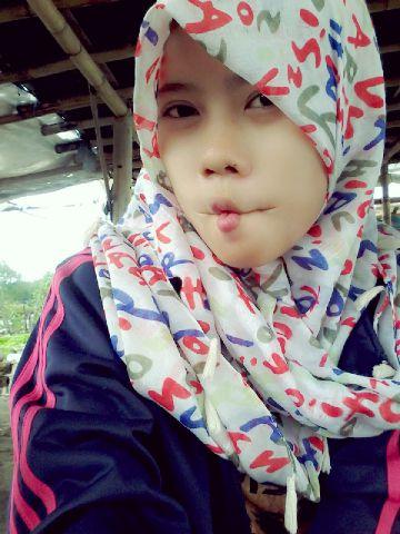 jangan follow aku yak .. nanti takut kamu naksir :D my pin; 7fbb0686