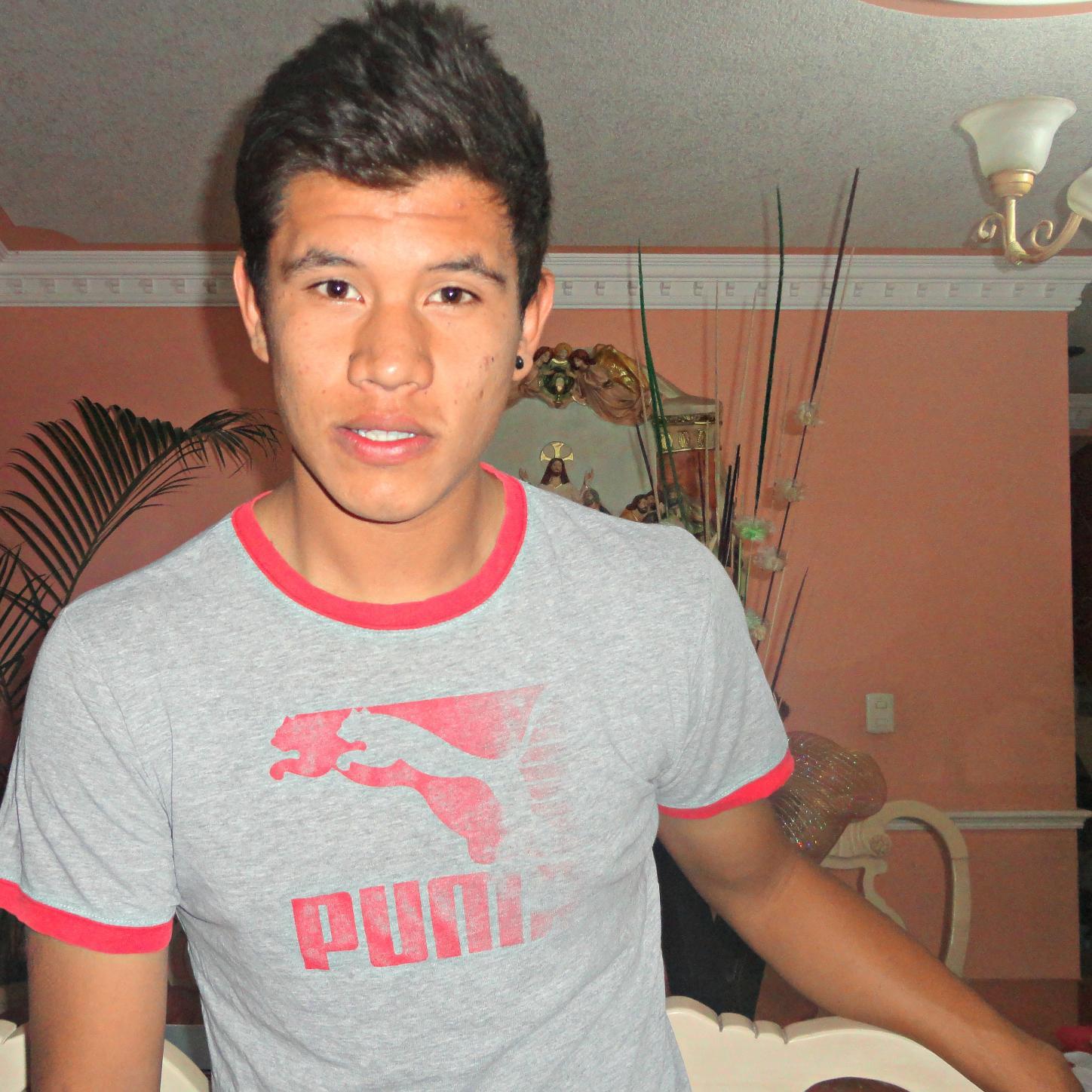 Un hombre interesante,Futbolista ,Futuro Licenciado en Derecho ,19 Años,apasionado de el fútbol.