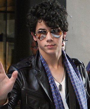 Nick Jonas. 17 years old. Looking for my special girl. SINGLE.