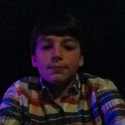 i like to make peoples day by following them favoriting and retweeting so there is sometimes random stuff on my account