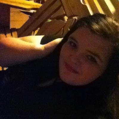 I'm 5'4 blueish greenish eye I'm single and I have 2 brother and I have kik and snapchat my kik is lexilovestyler16 and my snapchat is lexiloveshim14