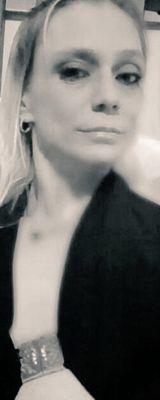 happily married 14yrs to the world's. greatest man Jayson my soul mate n best friend