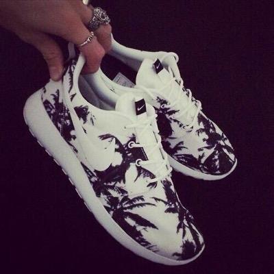 RosheCenter's profile picture. 