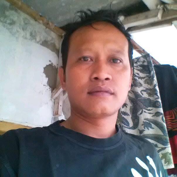 Jjr aku pngn pya cewe yg lebih tua dari aku.....