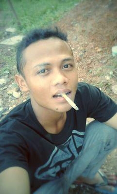 dimana ada kehidupan di situ aku mencari
