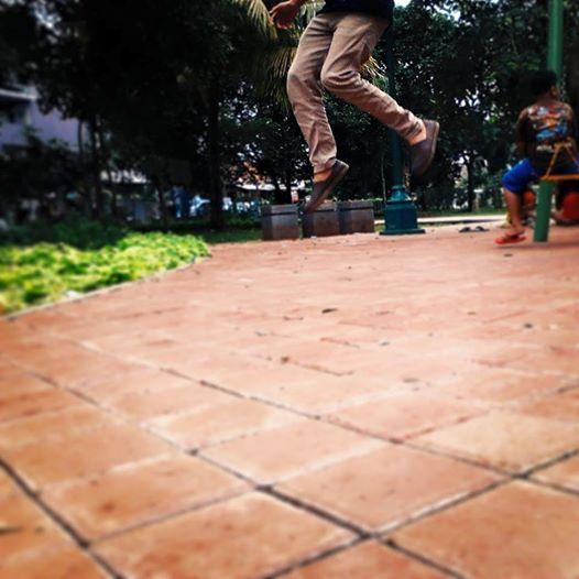 Tetap berusaha untuk mendapatkan sesuatu dan selalu optimis :). Tuhan maha adil kok Tuhan tau orang yg bener2 berusaha dan yang nggk !!