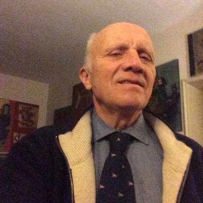 notaio dal '77, ancora tanta passione, (non più sette, ma) cinque collaboratori, tre figli, cinque nipoti, quattro cani