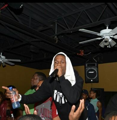 A YOUNG #STL HOST HAVING FUN AN TRYING TO MAKE IT OUT HERE AN I KEEP THE TURN UP REAL