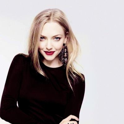 DiraNanrae's profile picture. {#Pottertty} 16 años. Slytherin. Demasiado arrogante para ser hija de un muggle y una bruja.Mitad Veela #ED