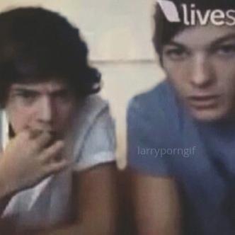 HI FOLLOW @LARRYPORNGIF PLEASE AND THANK YOU