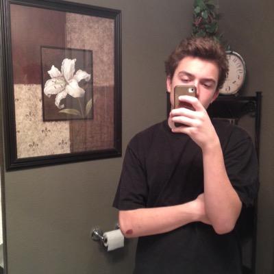 ryleycalhoon's profile picture. follow @cvlhoon bc I wont be using this acc