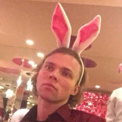 ''I hate my lyf so fooking moch'' - Ashton Irwin ☼Main account - @_nialls_nando_☼