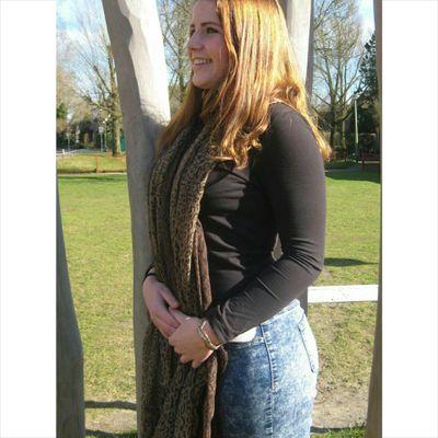 IG; @lisannevandebeek / soccerplayer at VVH / Actioncenter.