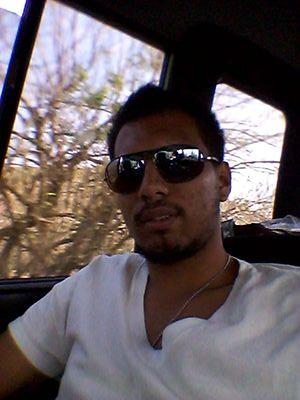 Hablar con una persona que desconoce la auto-crítica, es como echar piedras en un saco roto.  Ing. civil.