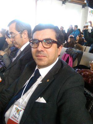 Ingegnere civile, libero-professionista.
Passione per la poesia e la pittura dinamica e visiva.
Passione per la vera politica.