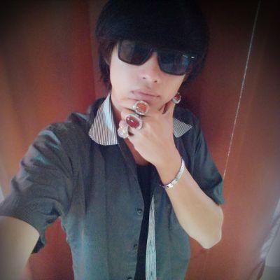 hendriwijaya44's profile picture. andai saja aku punya sayap,  aku akan terbang k'bulan, hanya untuk mengukir nama kamu di sana...!!