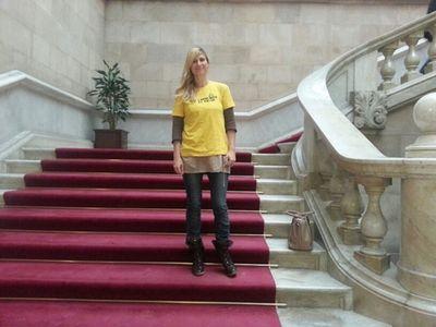Enamorada dels meus fills i marit...Embogida pel mar Catalunya Tona París i Nova York.Lluitadora i tenaç pels drets Socials.No Tenim por, no tenemos miedo.
