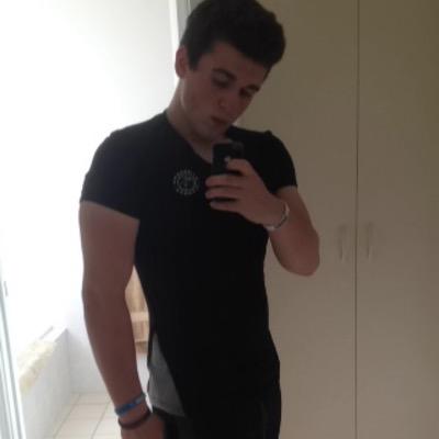 Online personal trainer and Entrepreneur • Adelaide • bodybuilder • Natty King Apparel Ambassador • im cooler on instagram