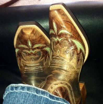 Vegas__Country's profile picture. Following and promoting country music events and artists in and around Las Vegas ... and a few other places too. Loving country ... loving Vegas!