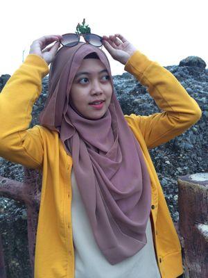 ellyagustine_'s profile picture. follow official akun kami twitter & ig @koleksi_milly