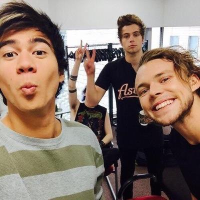 idk i just created this acc to vote -@vainillamikey