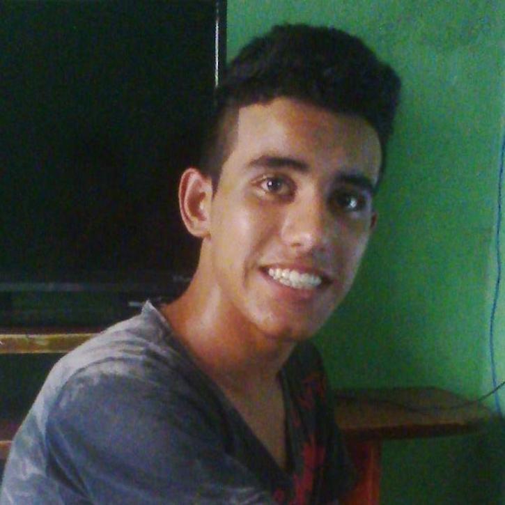 '' Pb 3 Nick iNeexteel aquele mlk do hs 89% '' Deus acima de todas coisas *-*  ♀ @ClubeFollowBack e éh Clr sdv :3