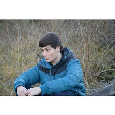 Fútbol día a día y de noche en noche. Soy tan simple que soy amigo de mis amigos y vecino de mis vecinos. Donostia - San Sebastian
