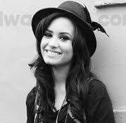 Demi, Single, Lesbian thats all I'm saying