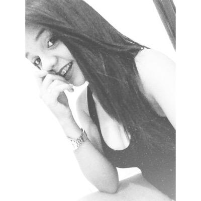 IsmeniaEmanuely Profile Picture