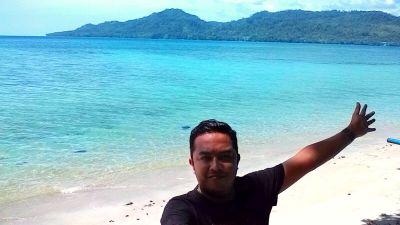 »Never Give Up For You Life«|@realmadrid fans|#BetaMaluku|soccer,futsal,billyard,and swimming it's my fav game