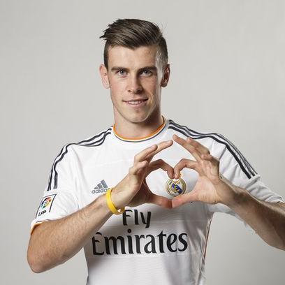 youtubecomenter's profile picture. 