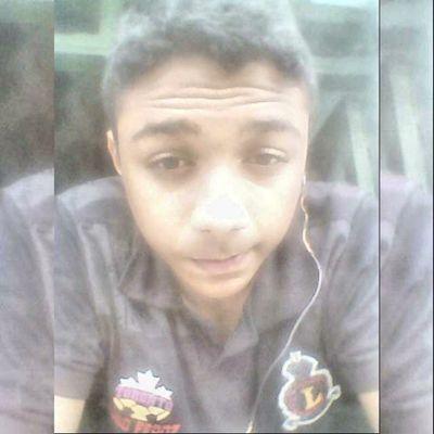 idade :15

Whats :08381115008