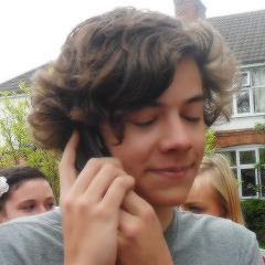 grupinhoolarry's profile picture. se eu te segui e porque vc e rainha e eu te quero no #l4rryqueens