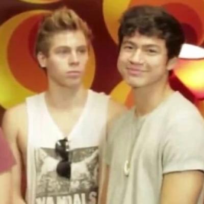 HEY YOU! you just got a free follow. no meed to follow this account! but it would be greatly appreciated if you would follow @5SOS984 have a swell day