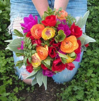 A family owned premier cut flower farm growing flowers as nature intended.  Supplying florist and event planners in the Pittsburgh area.