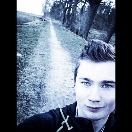gewoonrobertz's profile picture. 17 Jaar •Drummer• ig: Robertflikkema•Music is My Life
