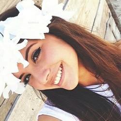 Bienvenu dans mon petit coin de paradis.ღ Souri, c'est la vie.  ︶                                  Tu m'a promis, qu'on ira.➸                       Toi et moi.❤