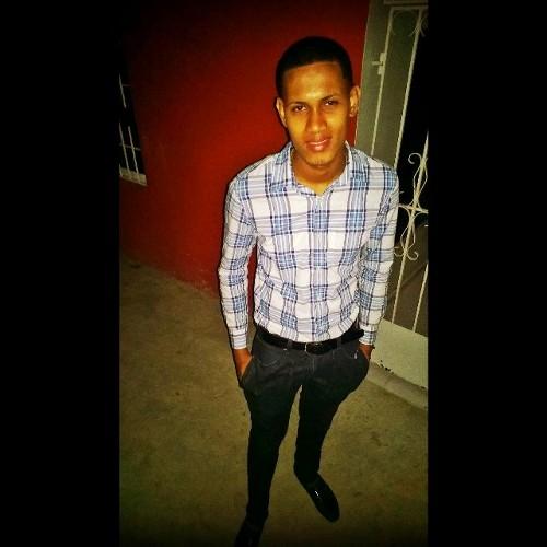 the_menOlsiito's profile picture. AdmiirO a Esas Mujeres Qee Admiten Qee No Todos lOs Hombres Son iiguales  :D