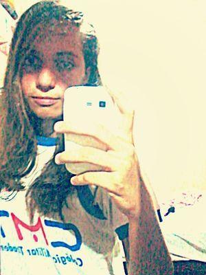 ▶ sou uma garota comum para a sociedade porém incomum para os próximos é isso que me faz ser especial e o que me faz ter amigos◀
