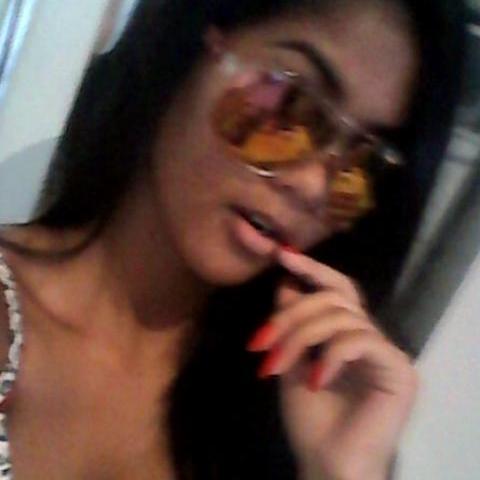 Acontece que a vida é curta demais pra gente ficar pensando em voltar atrás. ☮ ✌ ♥
