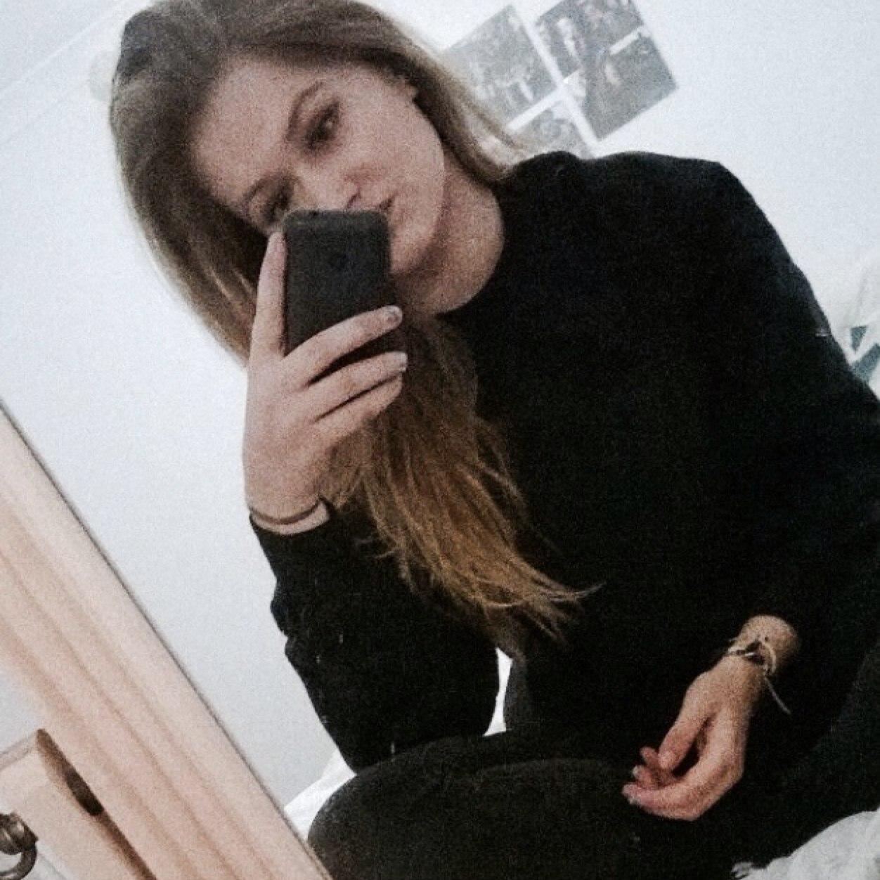 Why is food always walking distance away from my bed. Instagram: maddierxse_