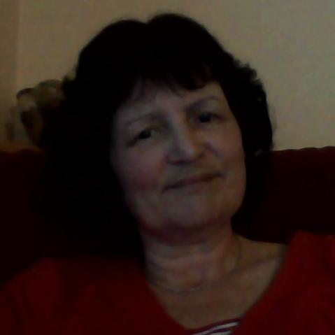 Early years teacher, amateur dramatist, harmony chorus member, chocolate and fizzy sweet lover!  Oh and very proud Mum x