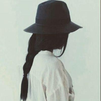 13d5790424b5484's profile picture. ‏‏‏‏انت حظي الحلو انت الراحه الي تملأ نفسي انت الي استودعه الله كل يوم {امـي}♥