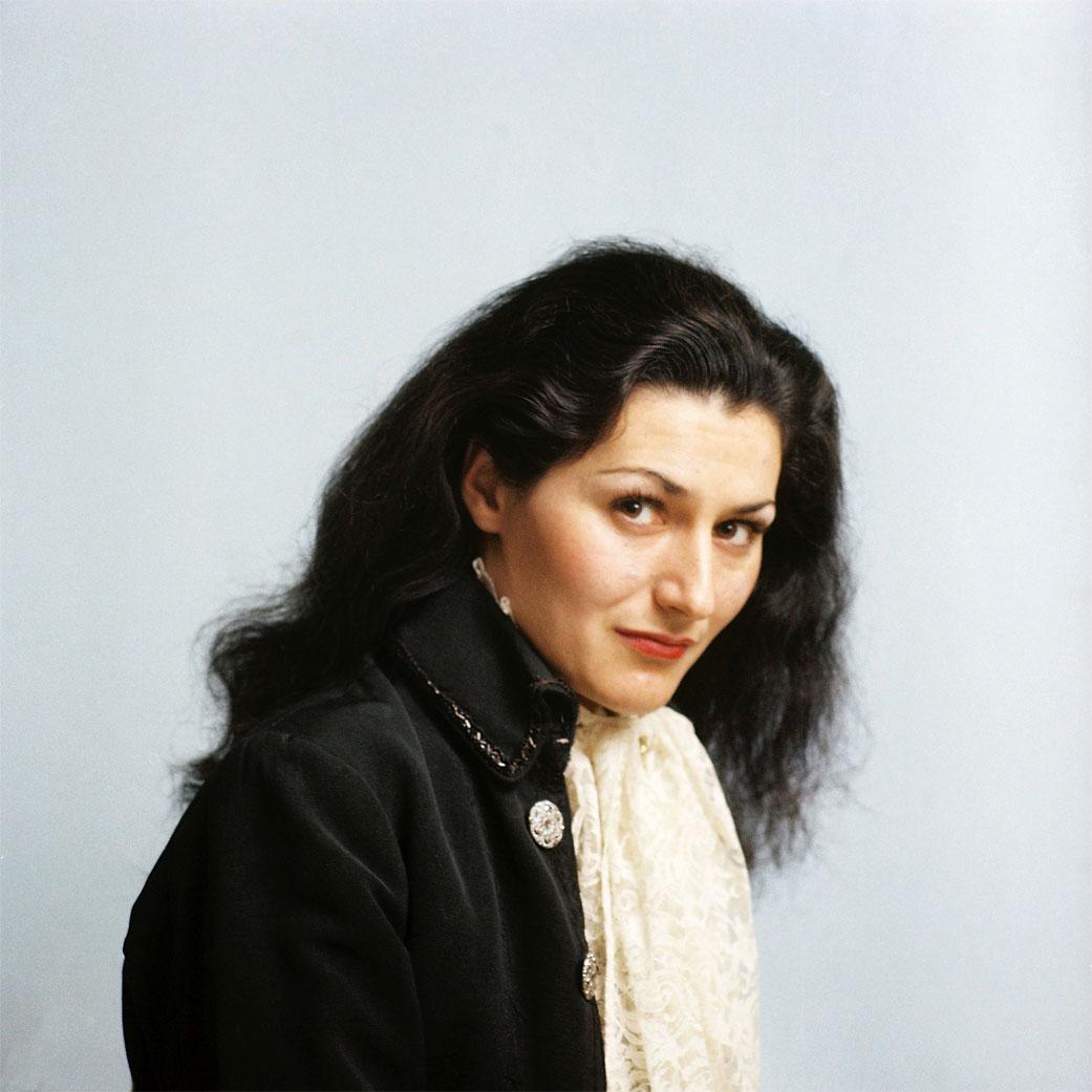 Classical opera soprano singer