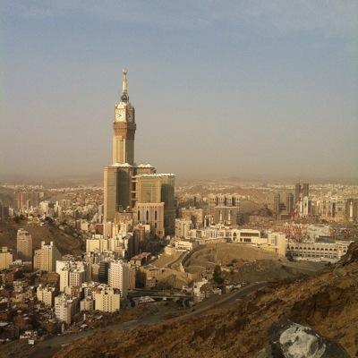 . توجد لدينا شقق وغرف فندقيه للأيجار و مناطق مختلفه.     . بمكه المكرمة. للأستفسار 0553590709