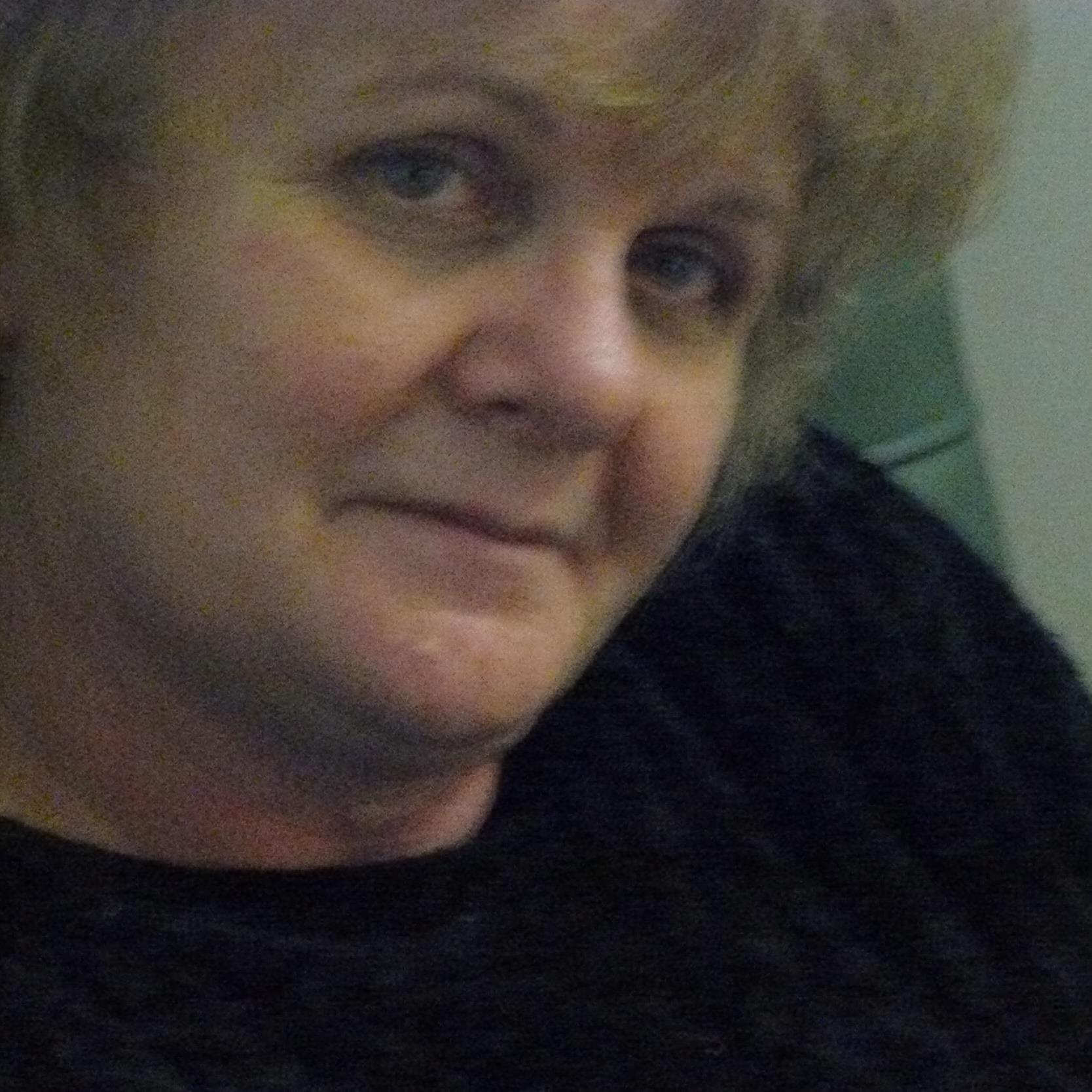 Yellowbrickgal's profile picture. 