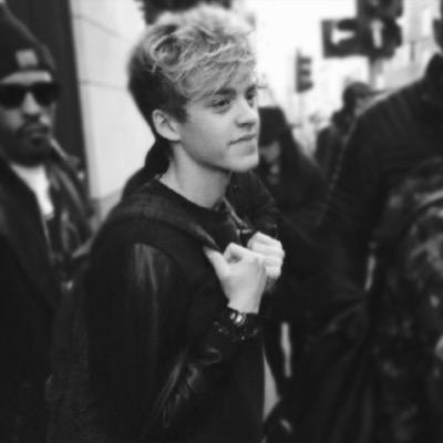 rt your fav bibby pics!! 

dont get all pissy if we crop people out of pictures either!